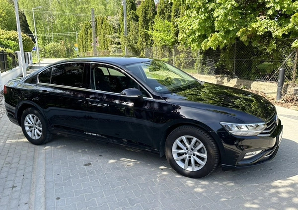 Volkswagen Passat cena 74899 przebieg: 168000, rok produkcji 2020 z Opatów małe 667